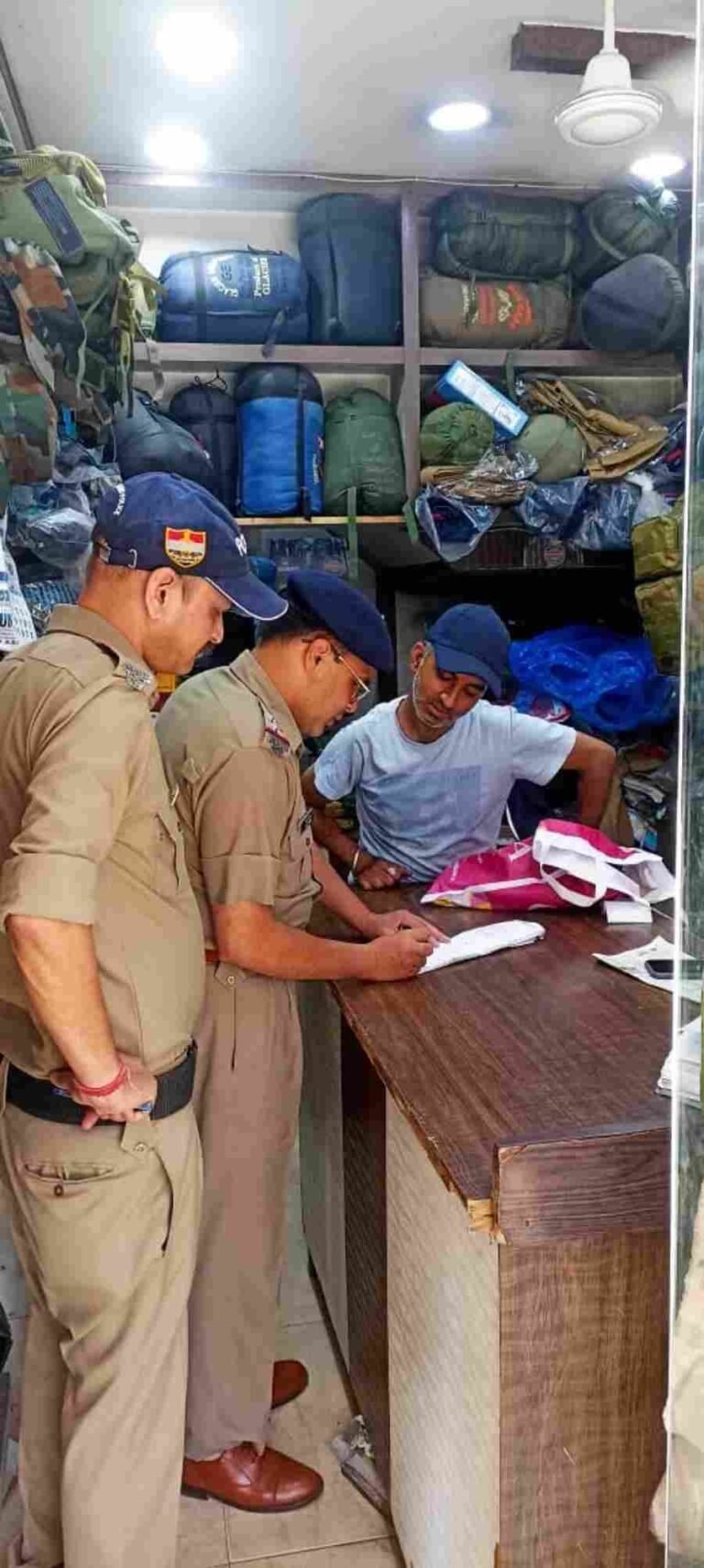 पहलगाम में हुई आंतकी घटना के दृष्टिगत दून पुलिस ने चलाया अभियान