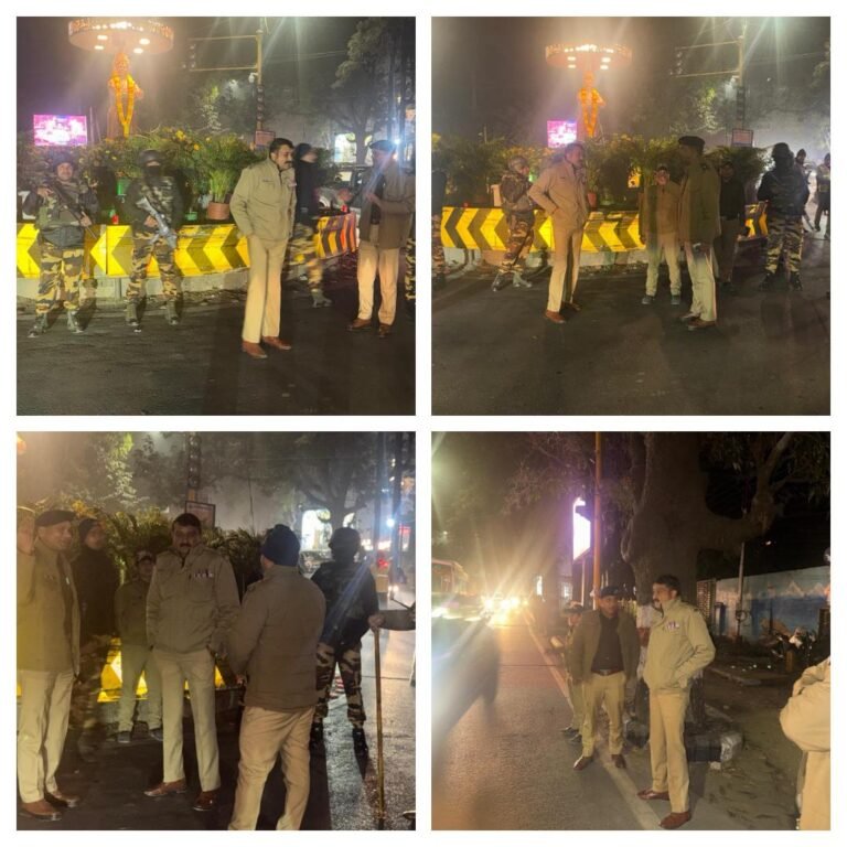 नए साल का जश्न सड़को पर देहरादून कप्तान अजय सिंह, भारी संख्या में पर्यटकों के देहरादून आगमन के दृष्टिगत चप्पे – चप्पे पर मुस्तैद दून पुलिस